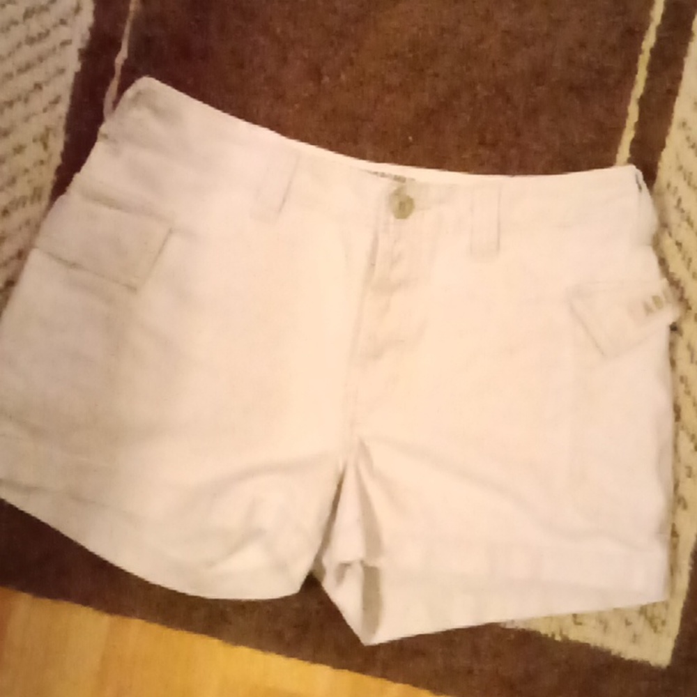 Women's Abercrombie and Fitch cargos. Size 8! Like new! No stains!